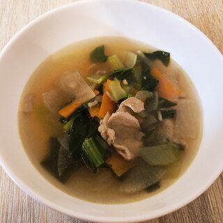 野菜たっぷり☆チンゲン菜と豚肉の中華スープ